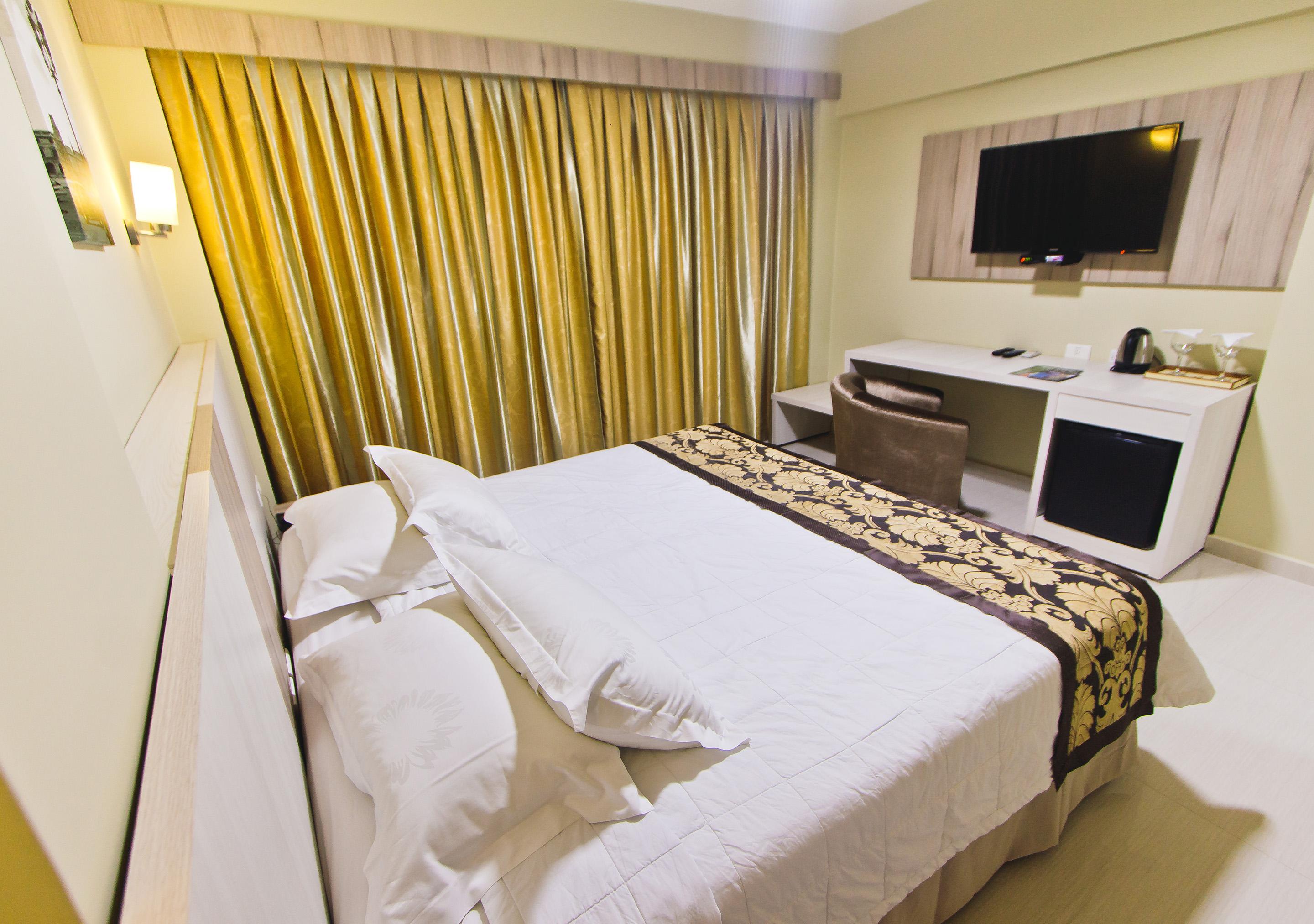 Megal Suites Hotel Ciudad del Este Esterno foto