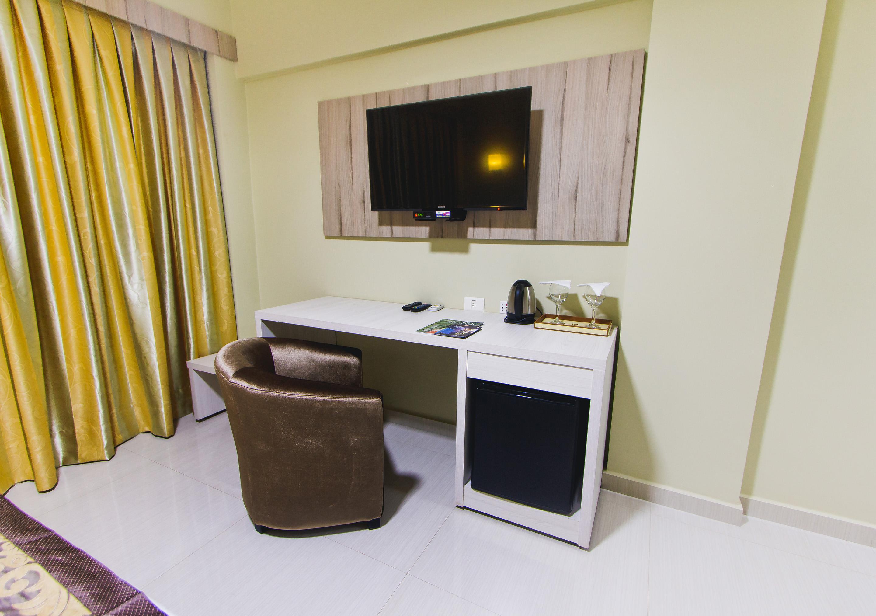 Megal Suites Hotel Ciudad del Este Esterno foto