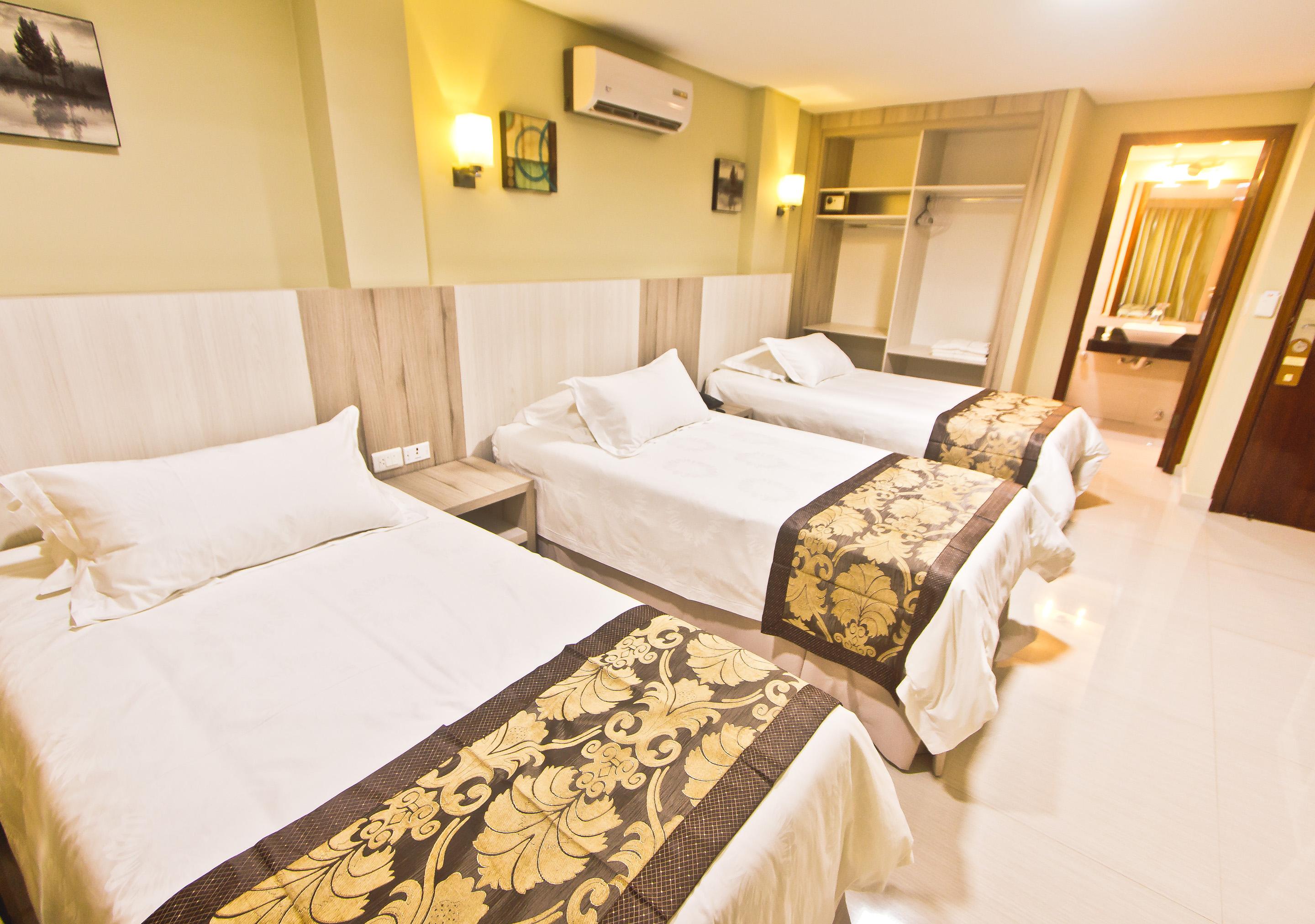 Megal Suites Hotel Ciudad del Este Esterno foto