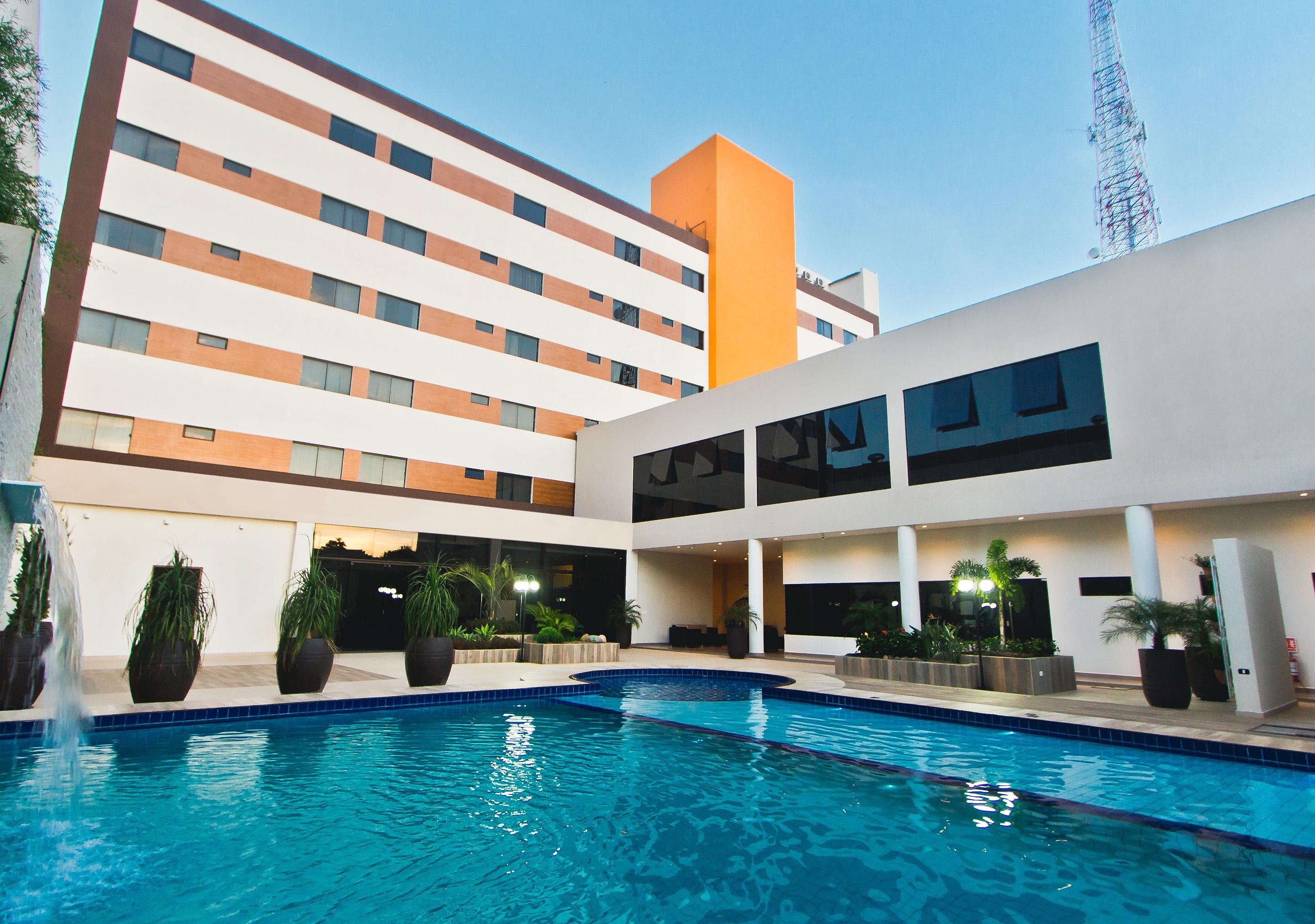 Megal Suites Hotel Ciudad del Este Esterno foto