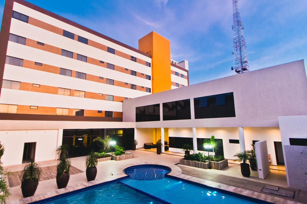 Megal Suites Hotel Ciudad del Este Esterno foto