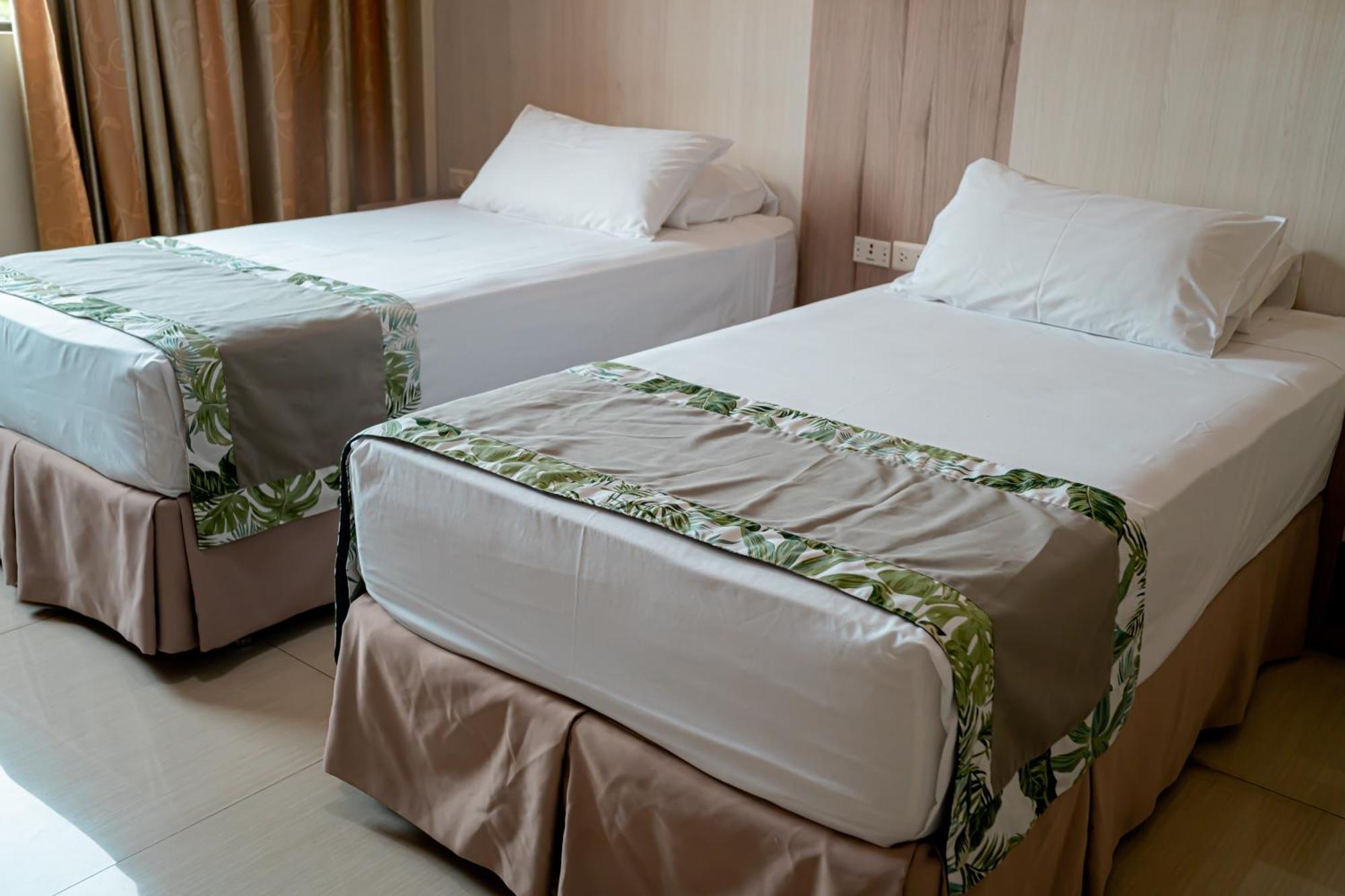 Megal Suites Hotel Ciudad del Este Esterno foto