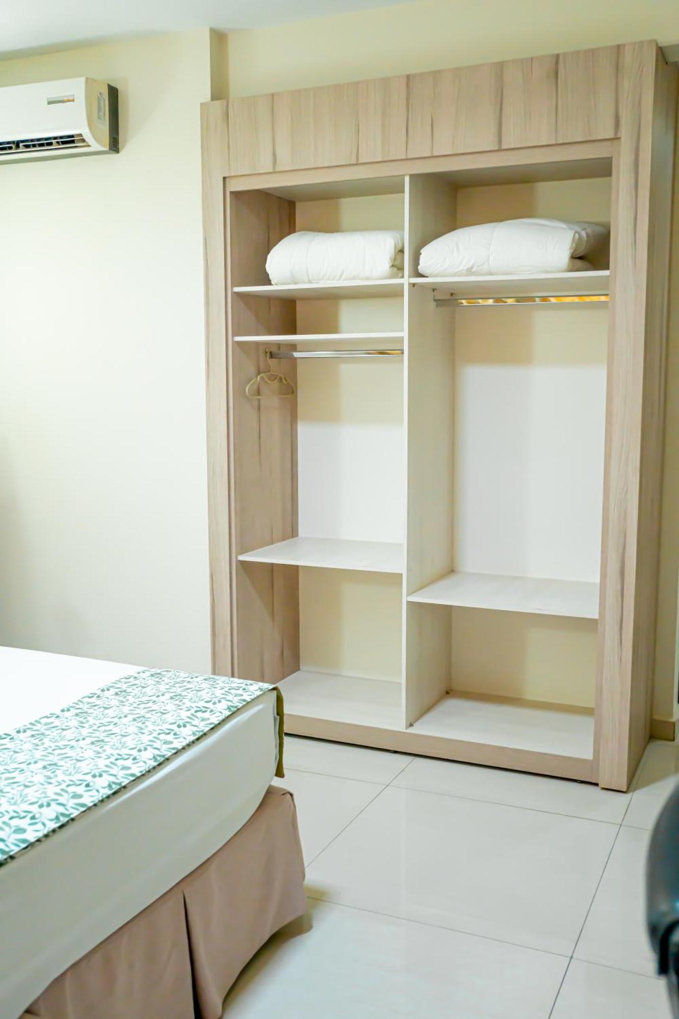 Megal Suites Hotel Ciudad del Este Esterno foto