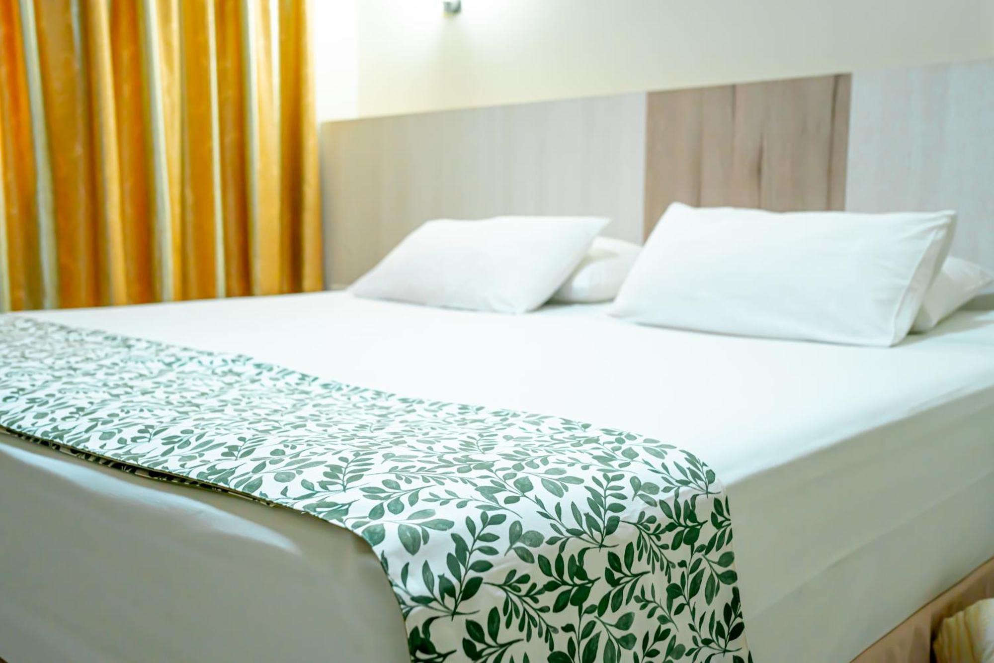 Megal Suites Hotel Ciudad del Este Esterno foto
