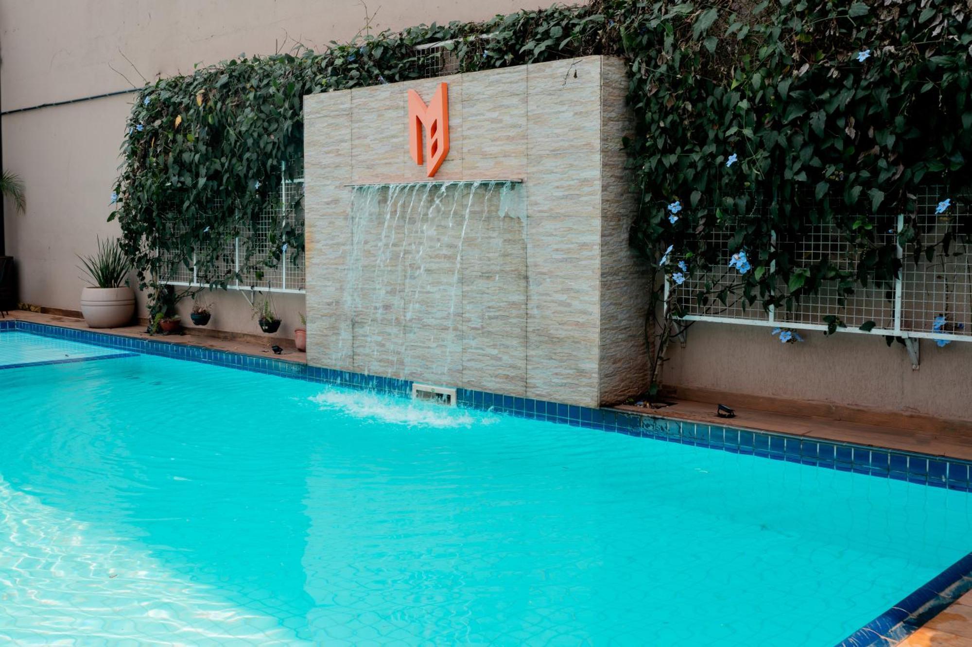 Megal Suites Hotel Ciudad del Este Esterno foto