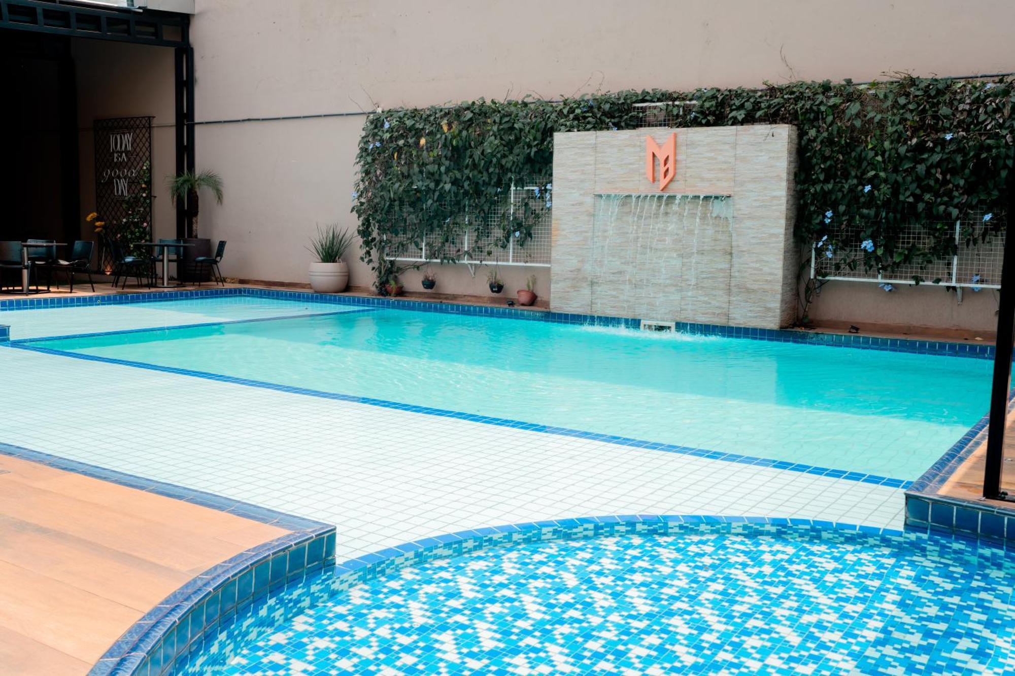 Megal Suites Hotel Ciudad del Este Esterno foto