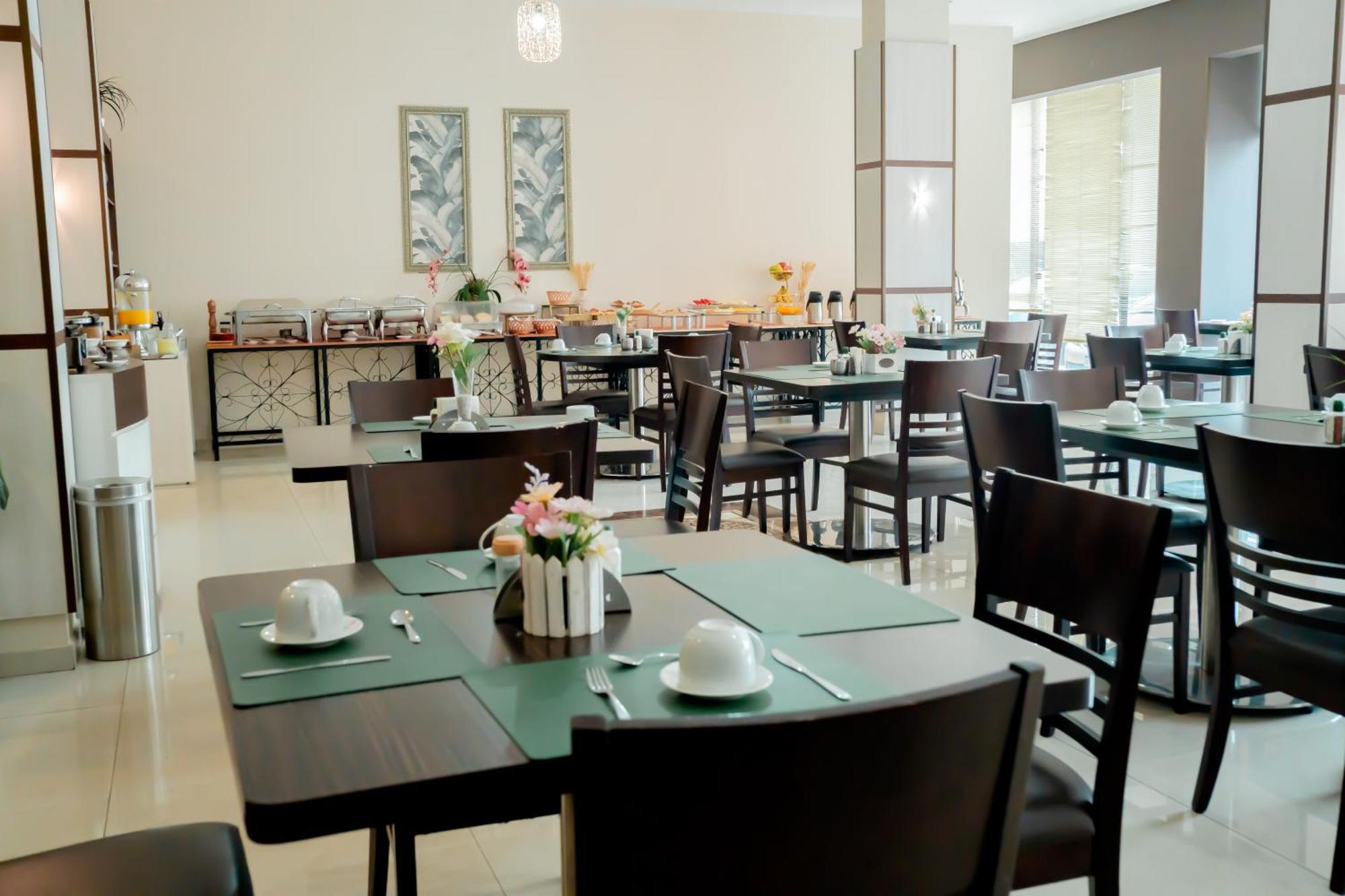Megal Suites Hotel Ciudad del Este Esterno foto