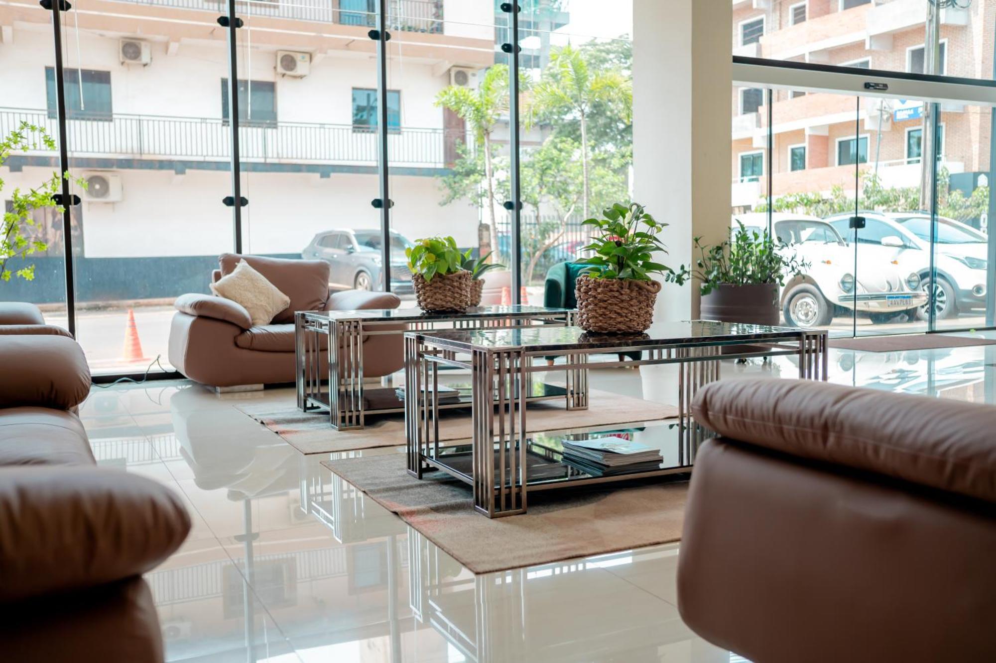 Megal Suites Hotel Ciudad del Este Esterno foto